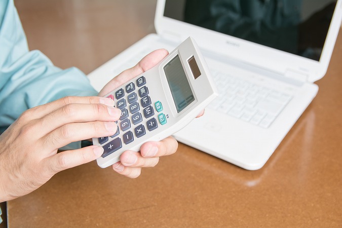 電卓とノートPC